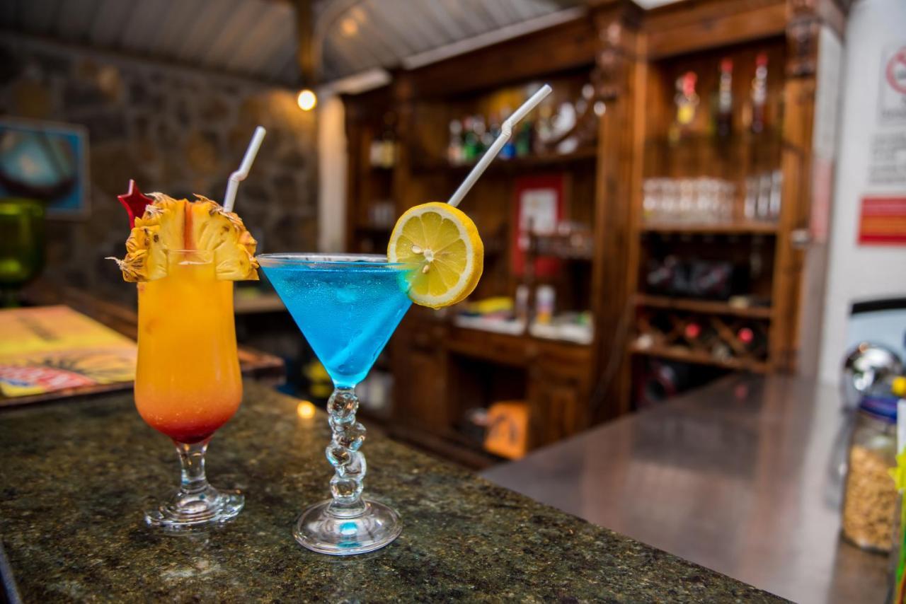 La Margarita Hotel Pointe-aux-Piments Eksteriør billede